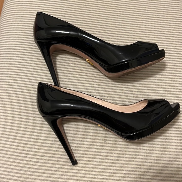 Authentic Prada patent leather peep toe pumps - Picture 6 of 8